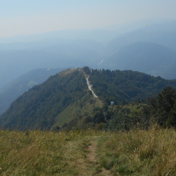 Die Mittelspitze von der Rosteige auf dem Berg Kopala in Slowenien 15